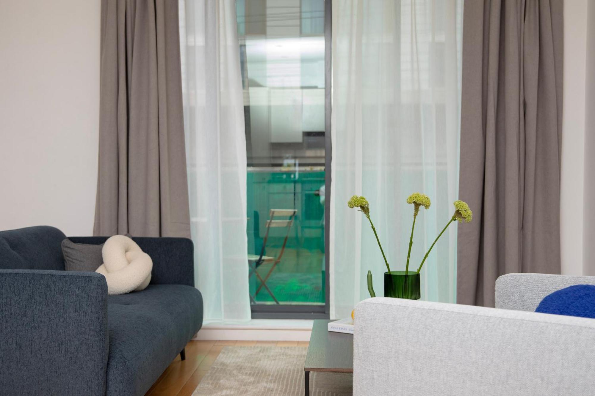 Bob W Tower Hill Residences Apartment
